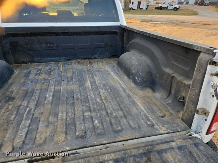 image for item ES2622 2017 RAM 1500 Crew Cab pickup truck