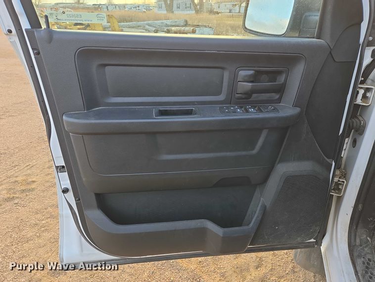 image for item ES2622 2017 RAM 1500 Crew Cab pickup truck