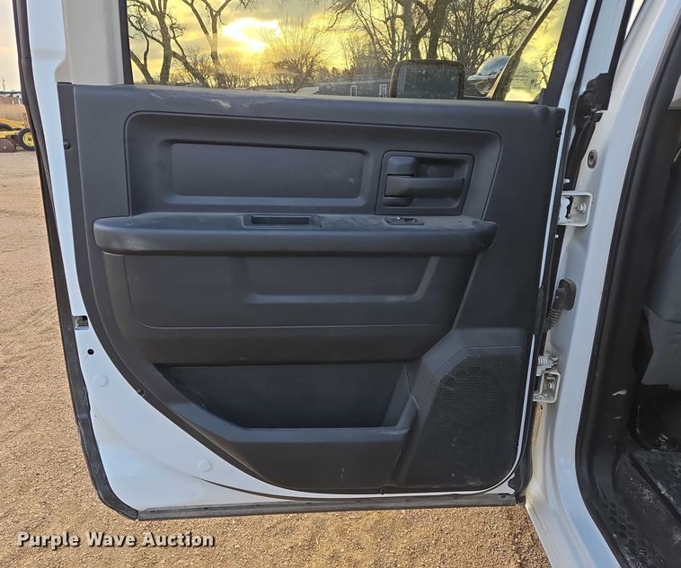 image for item ES2622 2017 RAM 1500 Crew Cab pickup truck