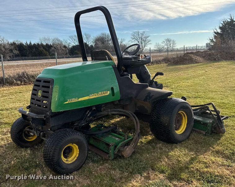 image for item ET4017 John Deere  3235C reel mower