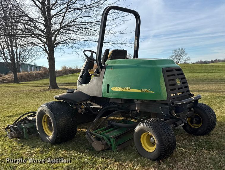 image for item ET4017 John Deere  3235C reel mower