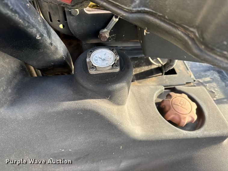 image for item ET4017 John Deere  3235C reel mower