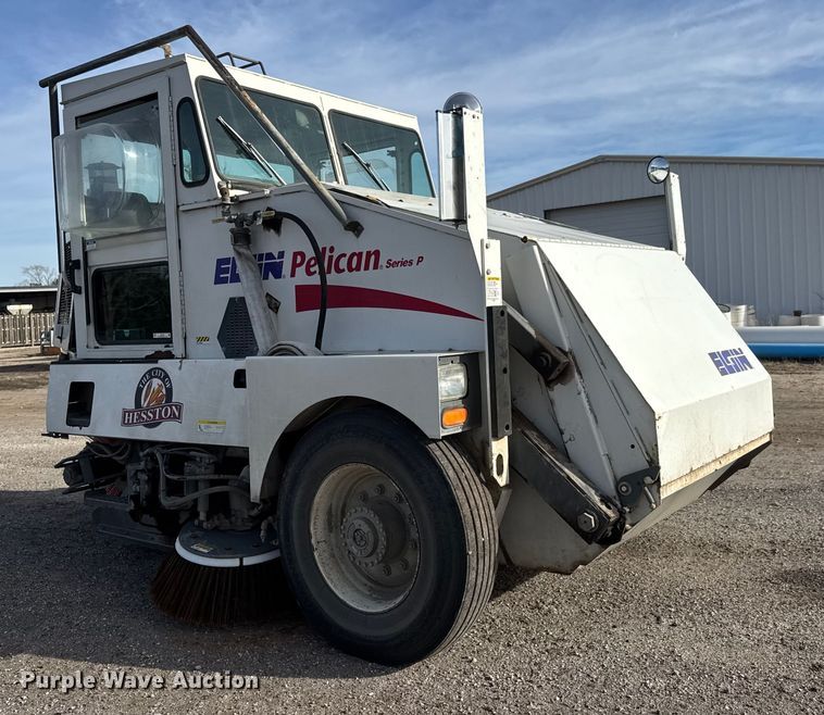 image for item ET4021 2000 Elgin Pelican Series P street sweeper truck
