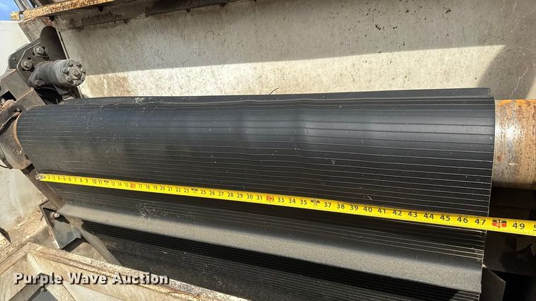 image for item ET4021 2000 Elgin Pelican Series P street sweeper truck