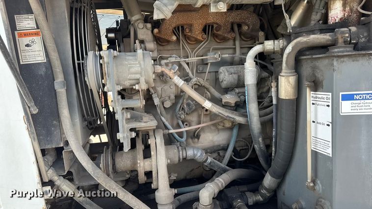 image for item ET4021 2000 Elgin Pelican Series P street sweeper truck