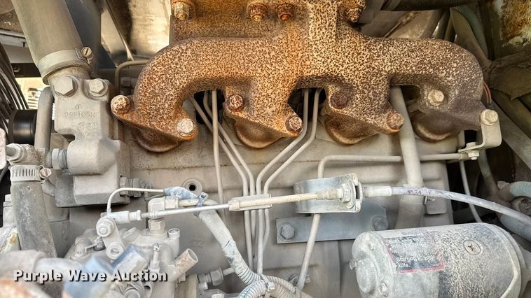 image for item ET4021 2000 Elgin Pelican Series P street sweeper truck