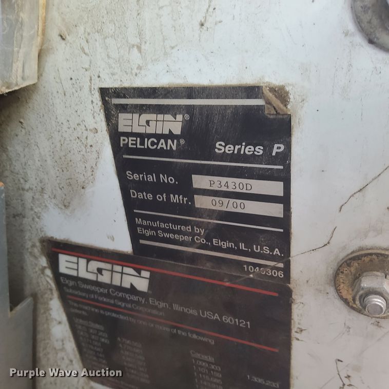 image for item ET4021 2000 Elgin Pelican Series P street sweeper truck