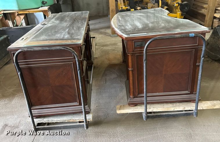 image for item ET4022 (2) desks