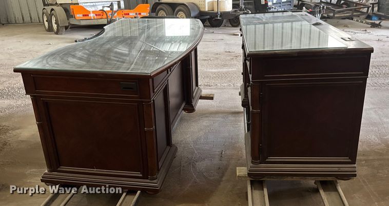 image for item ET4022 (2) desks