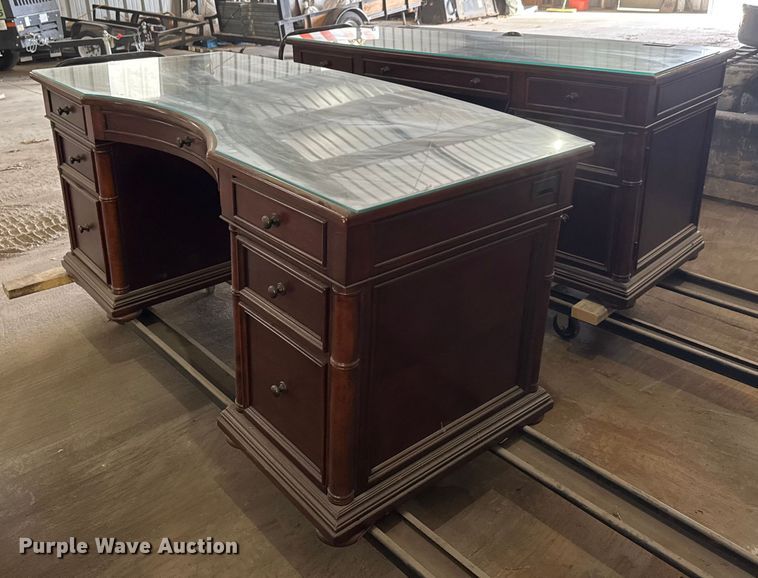 image for item ET4022 (2) desks