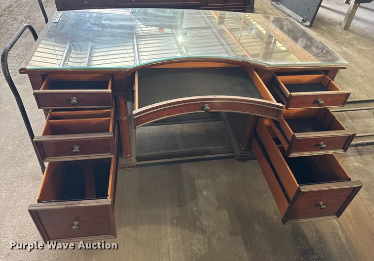 image for item ET4022 (2) desks