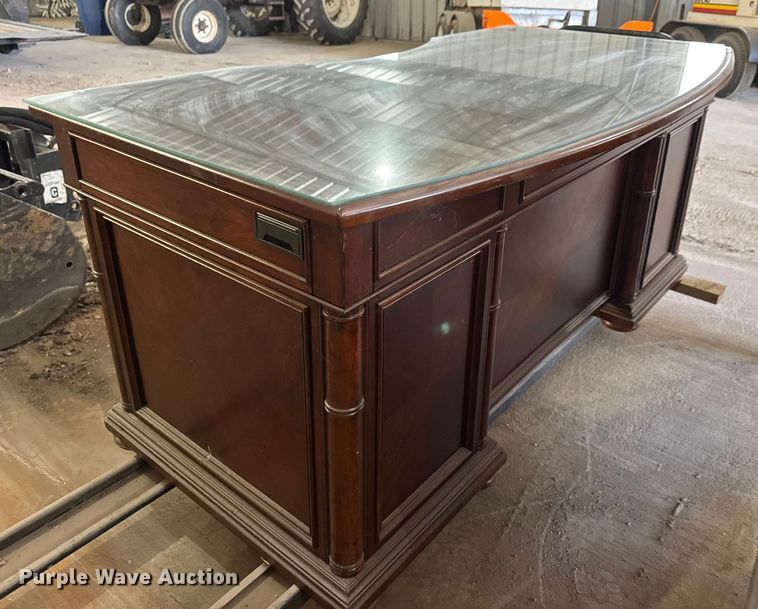 image for item ET4022 (2) desks