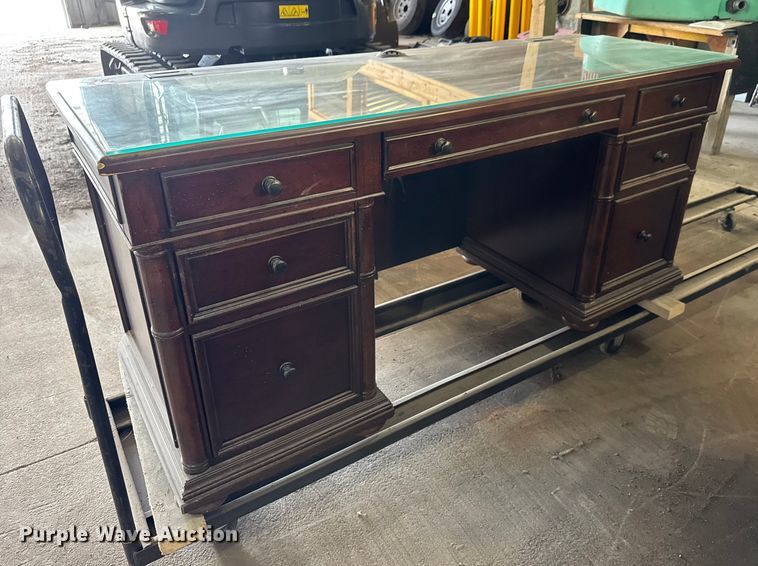 image for item ET4022 (2) desks