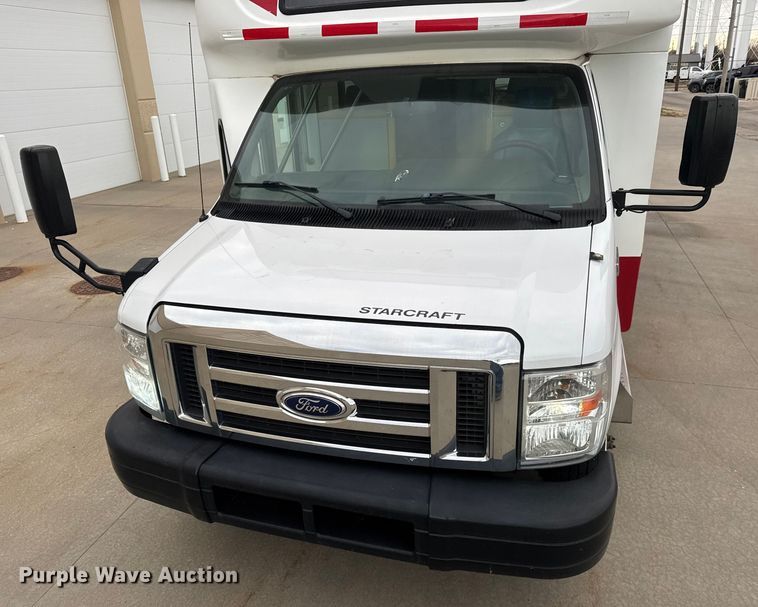 image for item ET4045 2016 Ford E450 shuttle bus