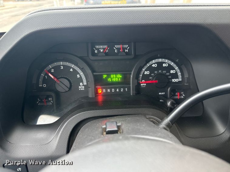 image for item ET4045 2016 Ford E450 shuttle bus