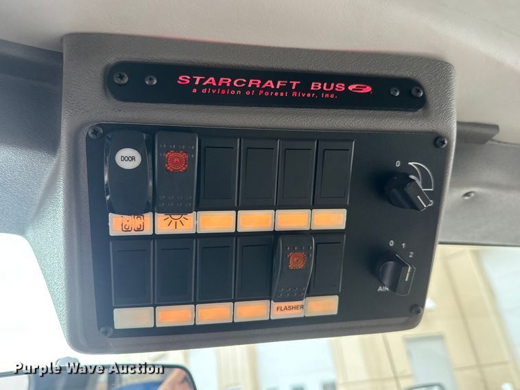 image for item ET4045 2016 Ford E450 shuttle bus