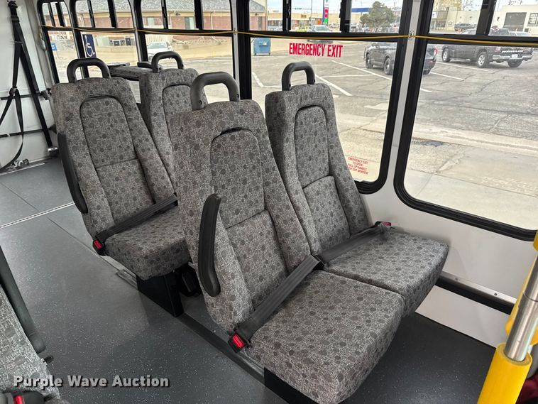 image for item ET4045 2016 Ford E450 shuttle bus