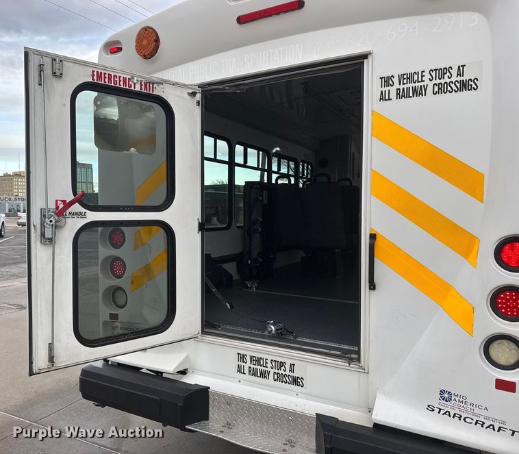 image for item ET4045 2016 Ford E450 shuttle bus