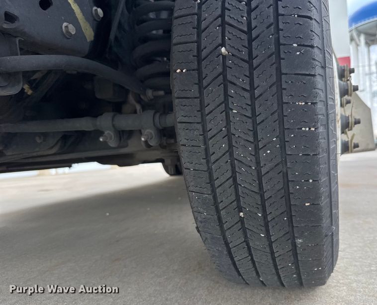 image for item ET4045 2016 Ford E450 shuttle bus