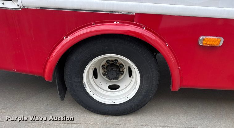 image for item ET4045 2016 Ford E450 shuttle bus