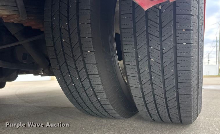 image for item ET4045 2016 Ford E450 shuttle bus