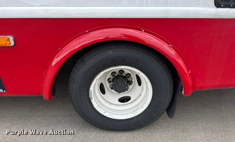 image for item ET4045 2016 Ford E450 shuttle bus