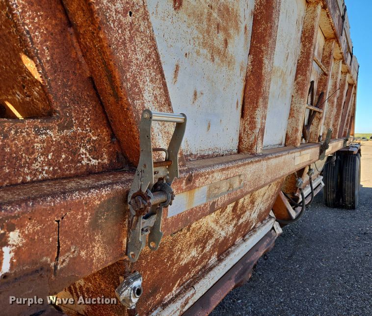 image for item EU3768 1981 Timpte-Beall bottom dump trailer