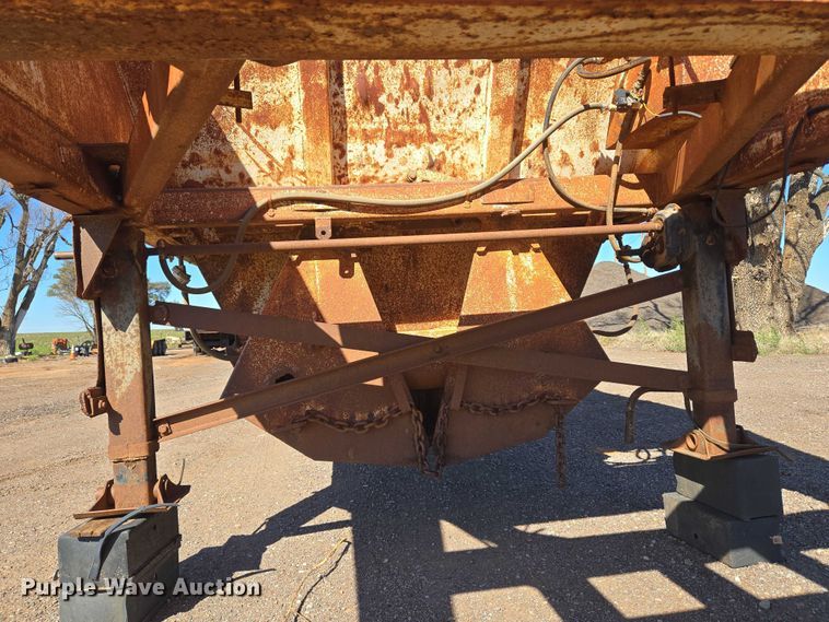 image for item EU3768 1981 Timpte-Beall bottom dump trailer