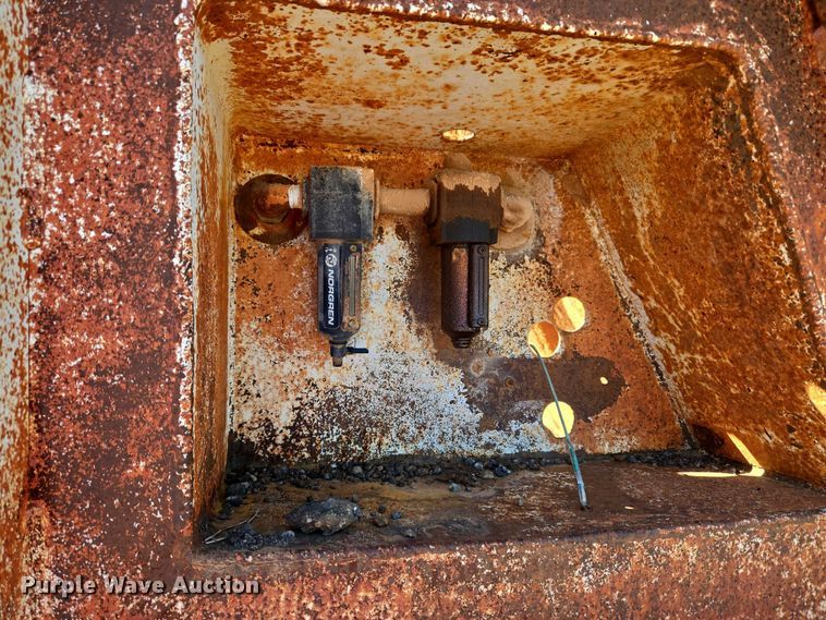 image for item EU3768 1981 Timpte-Beall bottom dump trailer