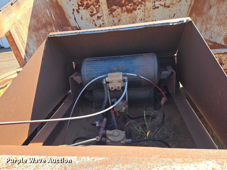 image for item EU3768 1981 Timpte-Beall bottom dump trailer