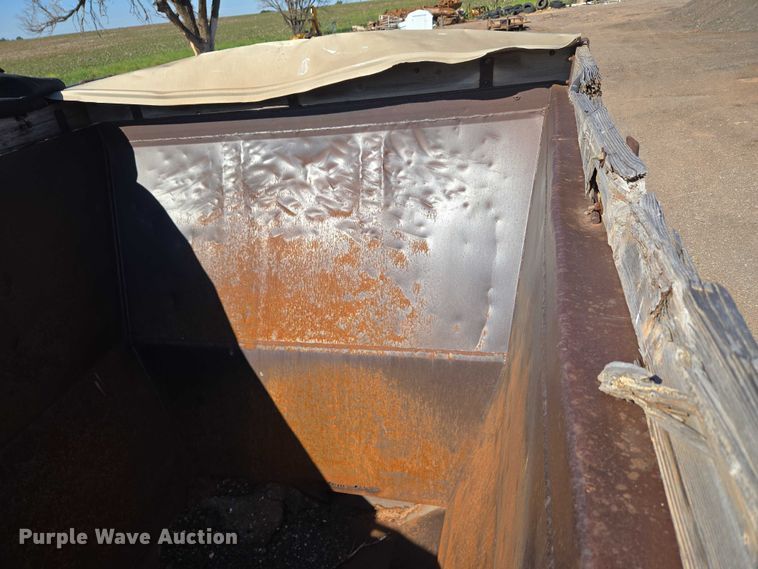 image for item EU3768 1981 Timpte-Beall bottom dump trailer