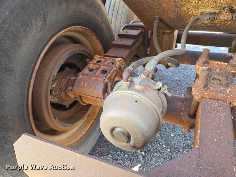 image for item EU3768 1981 Timpte-Beall bottom dump trailer