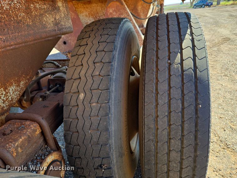 image for item EU3768 1981 Timpte-Beall bottom dump trailer