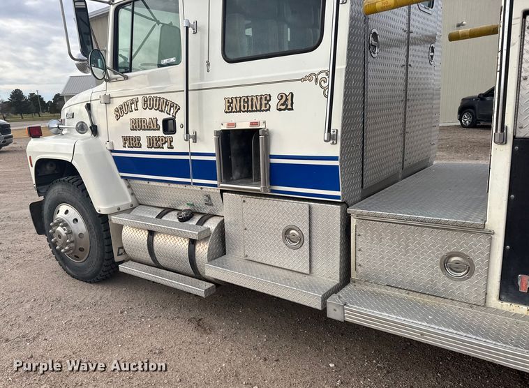 image for item EU6453 1995 Ford LN8000 fire truck