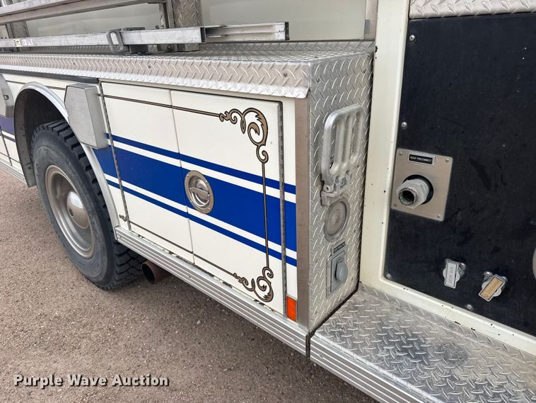 image for item EU6453 1995 Ford LN8000 fire truck