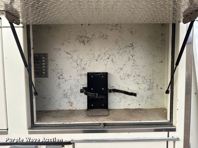 image for item EU6453 1995 Ford LN8000 fire truck