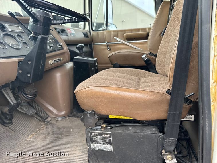 image for item EU6453 1995 Ford LN8000 fire truck