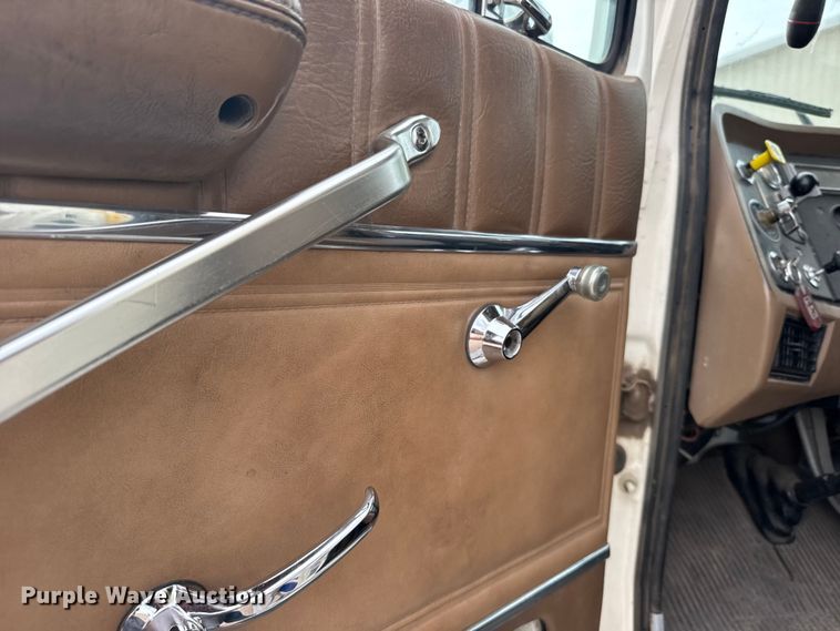 image for item EU6453 1995 Ford LN8000 fire truck