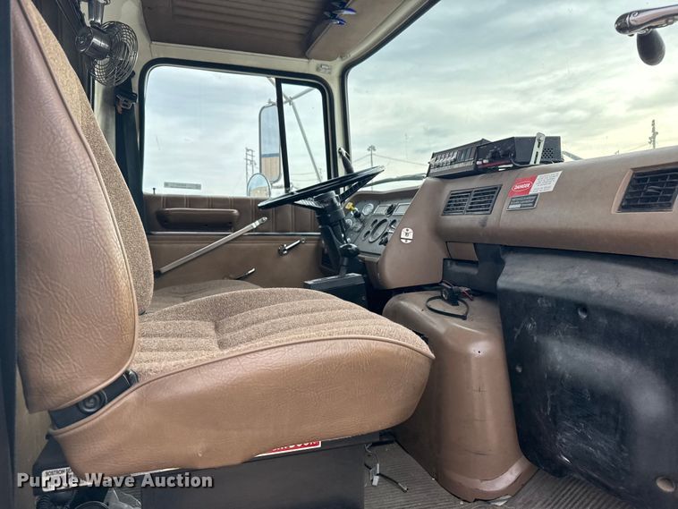 image for item EU6453 1995 Ford LN8000 fire truck