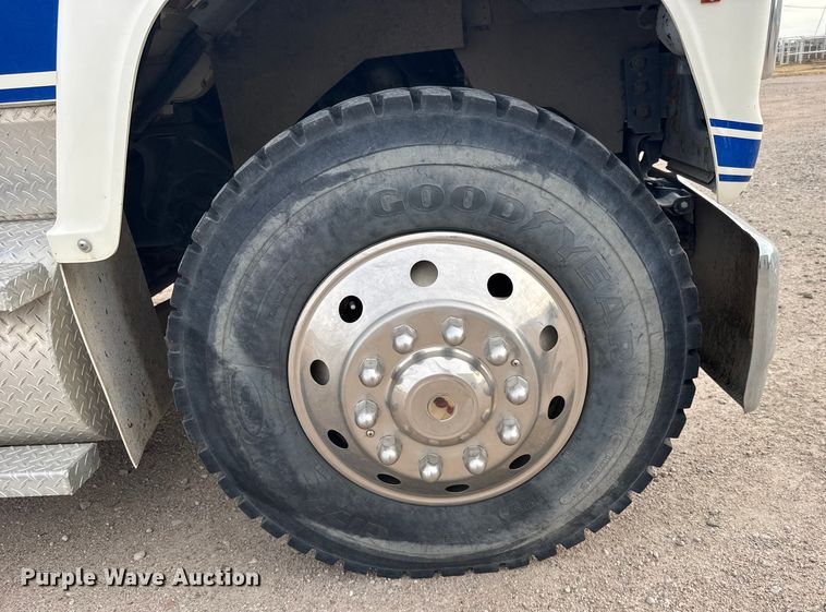 image for item EU6453 1995 Ford LN8000 fire truck