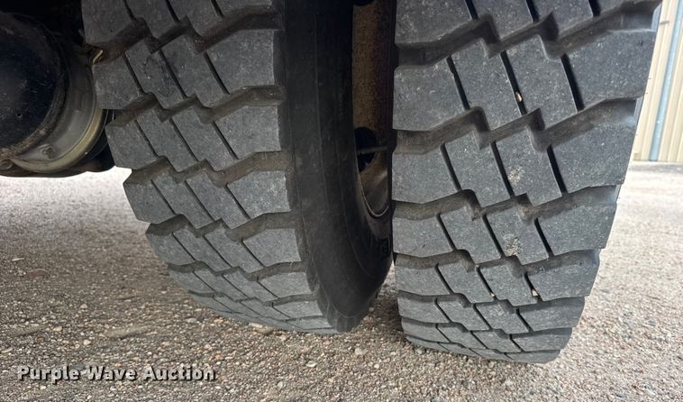 image for item EU6453 1995 Ford LN8000 fire truck