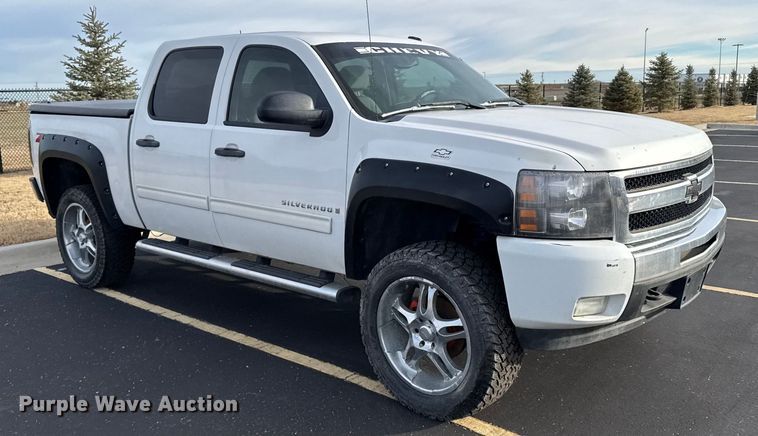 image for item EU6471 2009 Chevrolet Silverado 1500 Crew Cab pickup truck