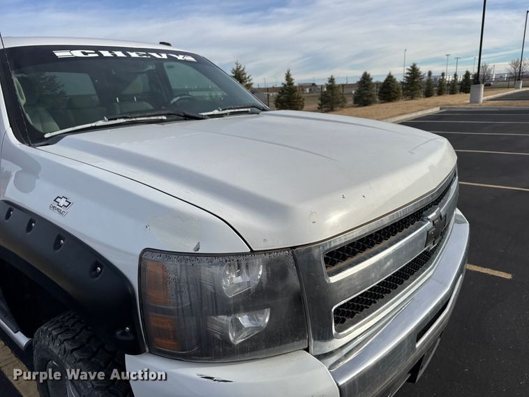 image for item EU6471 2009 Chevrolet Silverado 1500 Crew Cab pickup truck