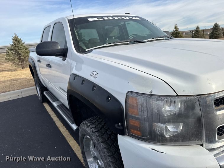 image for item EU6471 2009 Chevrolet Silverado 1500 Crew Cab pickup truck