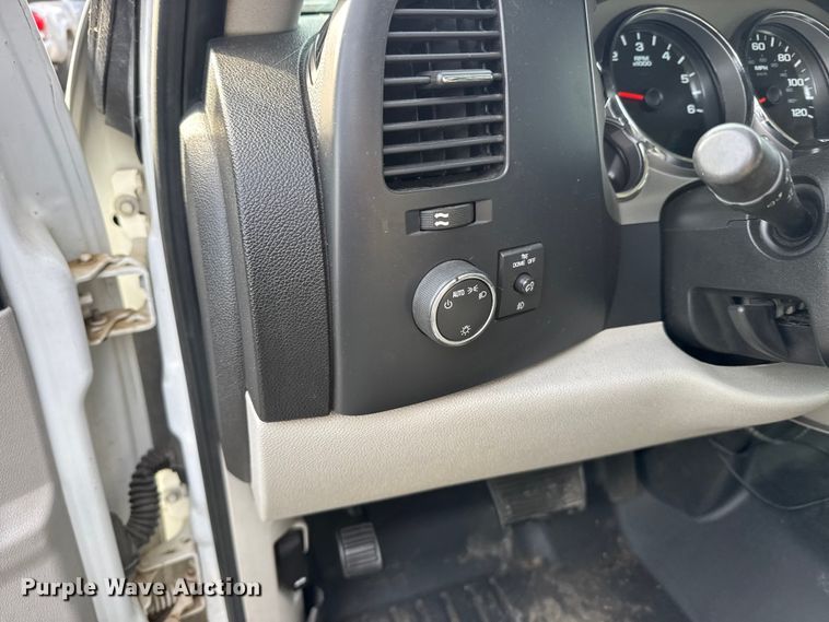 image for item EU6471 2009 Chevrolet Silverado 1500 Crew Cab pickup truck