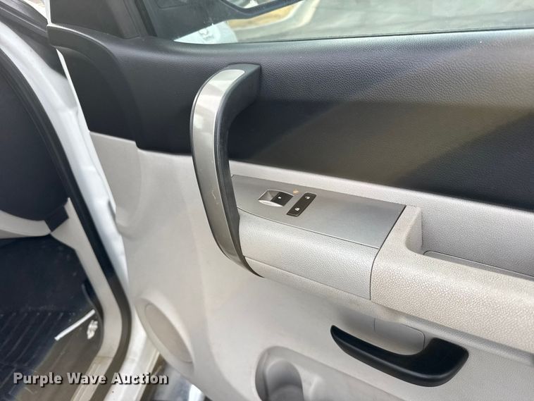 image for item EU6471 2009 Chevrolet Silverado 1500 Crew Cab pickup truck