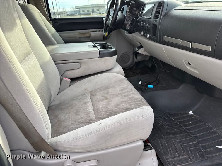 image for item EU6471 2009 Chevrolet Silverado 1500 Crew Cab pickup truck