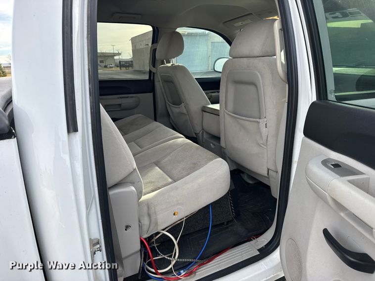 image for item EU6471 2009 Chevrolet Silverado 1500 Crew Cab pickup truck