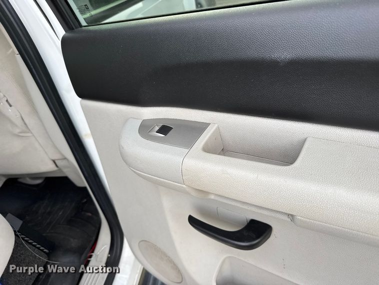 image for item EU6471 2009 Chevrolet Silverado 1500 Crew Cab pickup truck