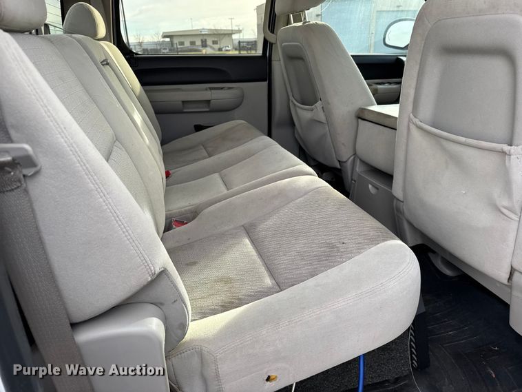 image for item EU6471 2009 Chevrolet Silverado 1500 Crew Cab pickup truck